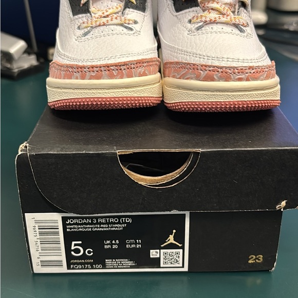 Jordan Other - Jordan 3 Retro Kids Shoes - White and Red